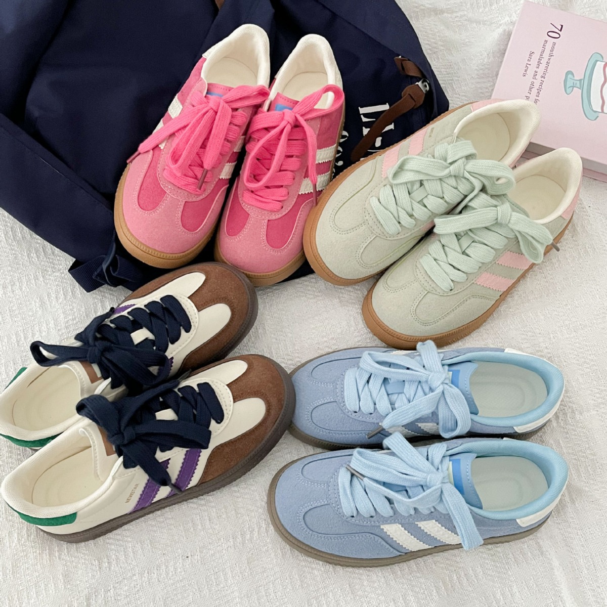Vintage-style sneakers for wom - đánh giá và giá Guipure Lace Panel