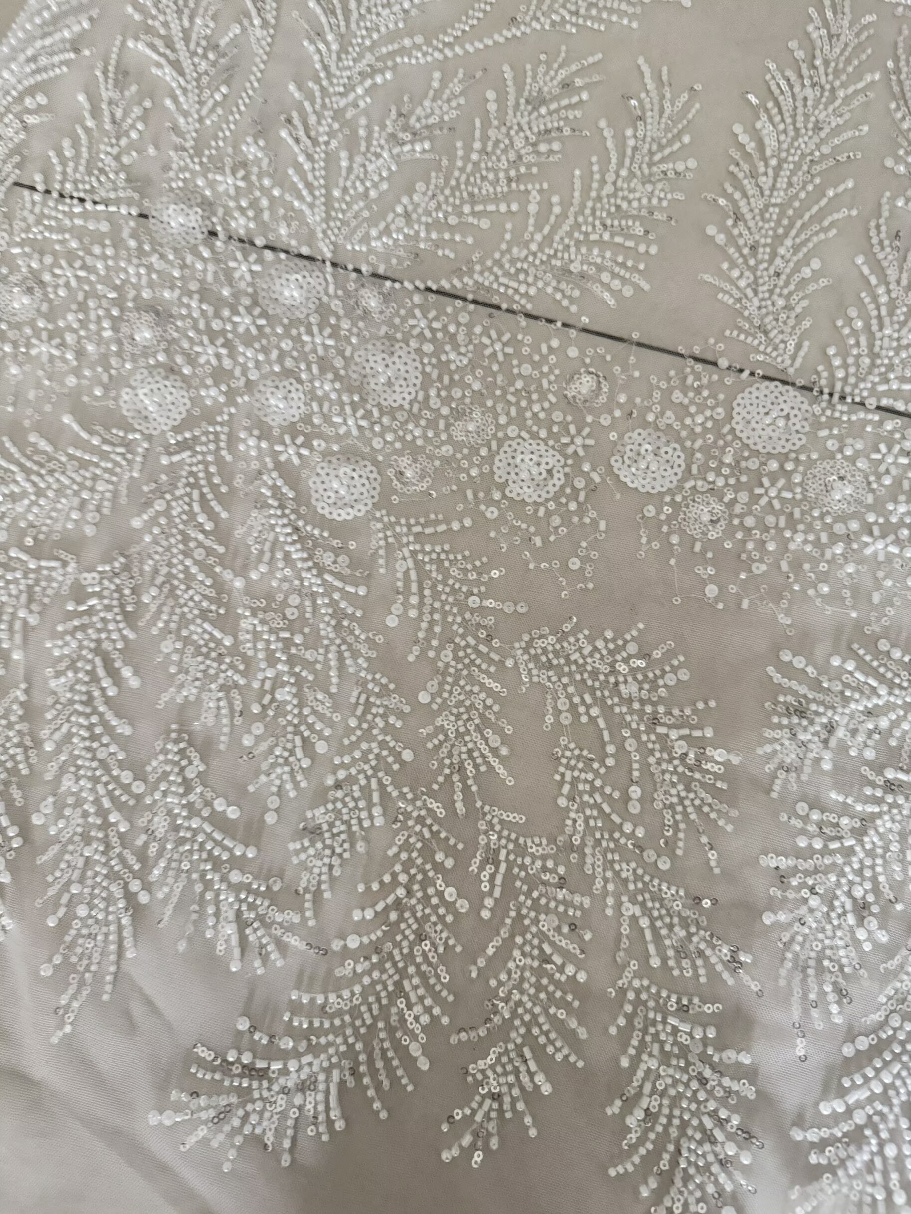 White Beaded Pearl Crystal Seq - đánh giá và giá Crystal Mesh Fabric